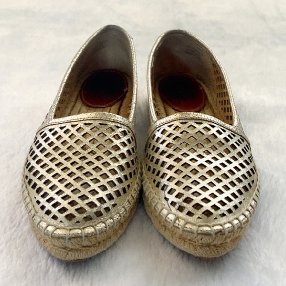 Like New Gold Frye Lee A Line Perf Shoes, size 7 - Picture 5 of 12